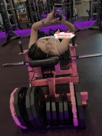 喜歡你用鏡子看她口爆的樣子