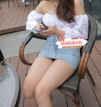 今天剛應徵的新妹妹下午1點頭班