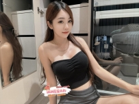 穿丁字褲的辣妹 前凸後翹細腰各種姿勢都OK