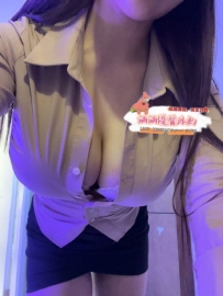 巨乳女業務